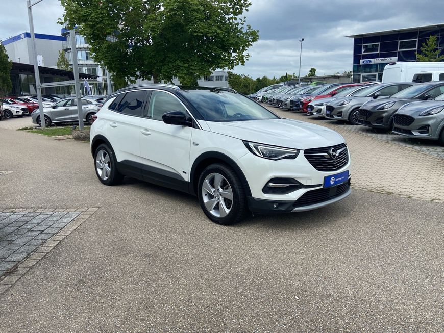 Opel Grandland X Plug-in-Hybrid Ultimate - Samsaru's Car Outlet