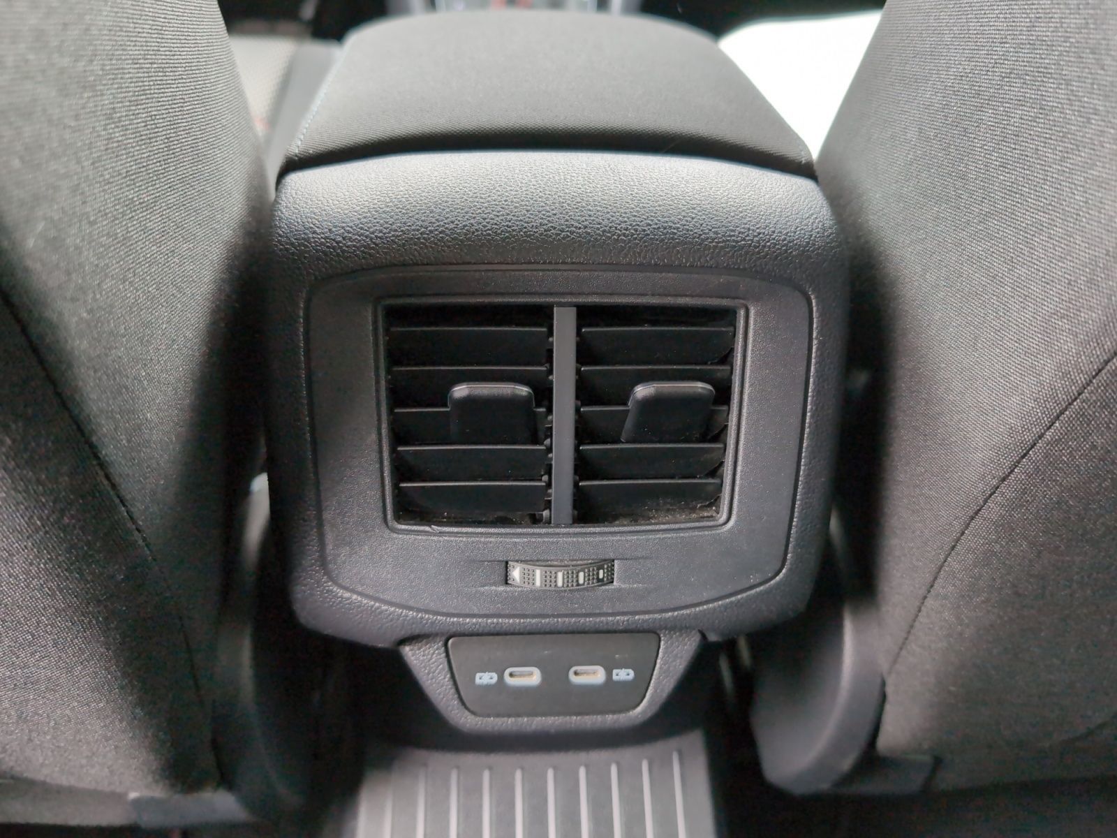 Volkswagen T-Roc 1.5TSI Sport DSG - Samsaru's Car Outlet