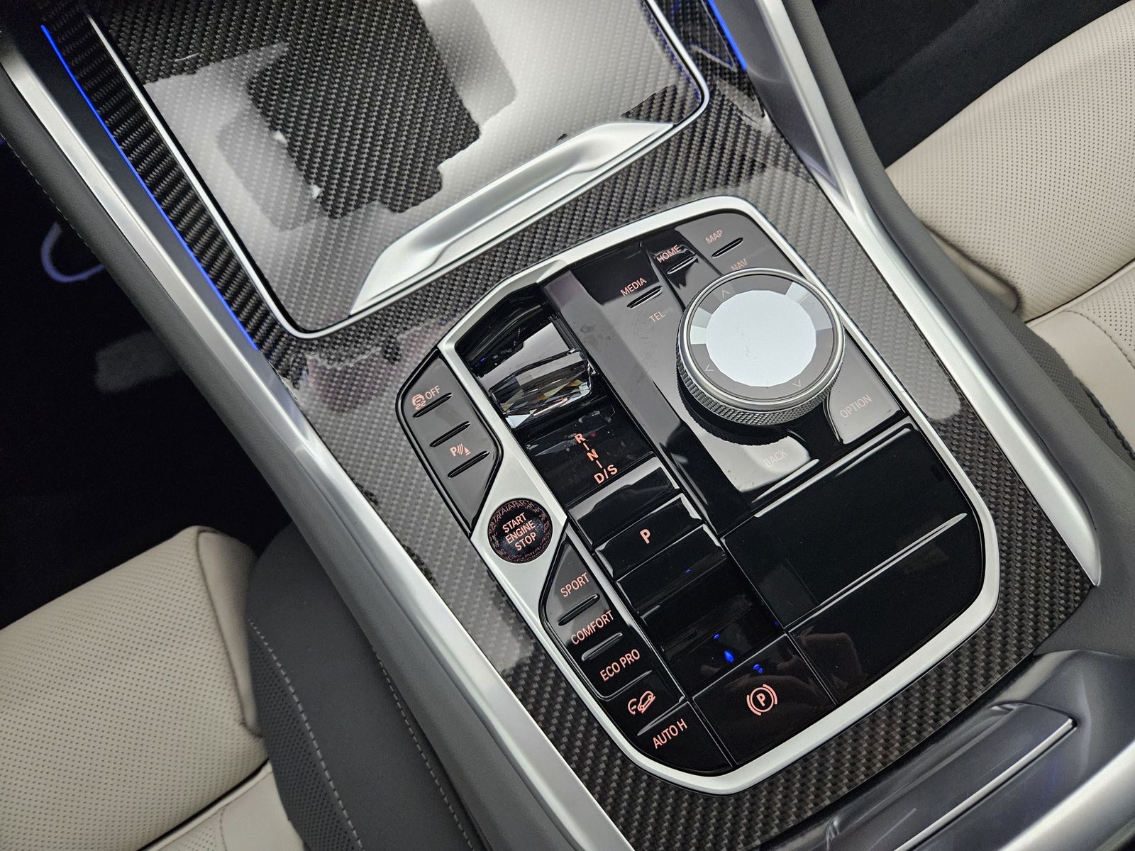 BMW X6 xDrive40d M Sport HUD AHK Pano Luftfahrwerk