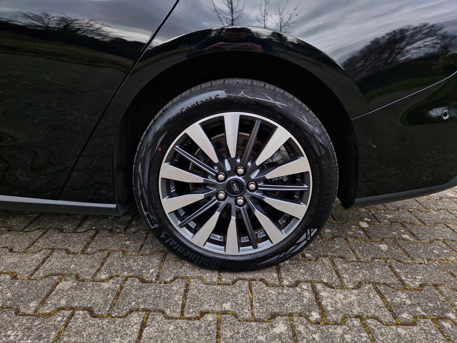 Ford Focus Tun.Titanium 1.Hd Aut. LED AHK NAVI Rf ACC