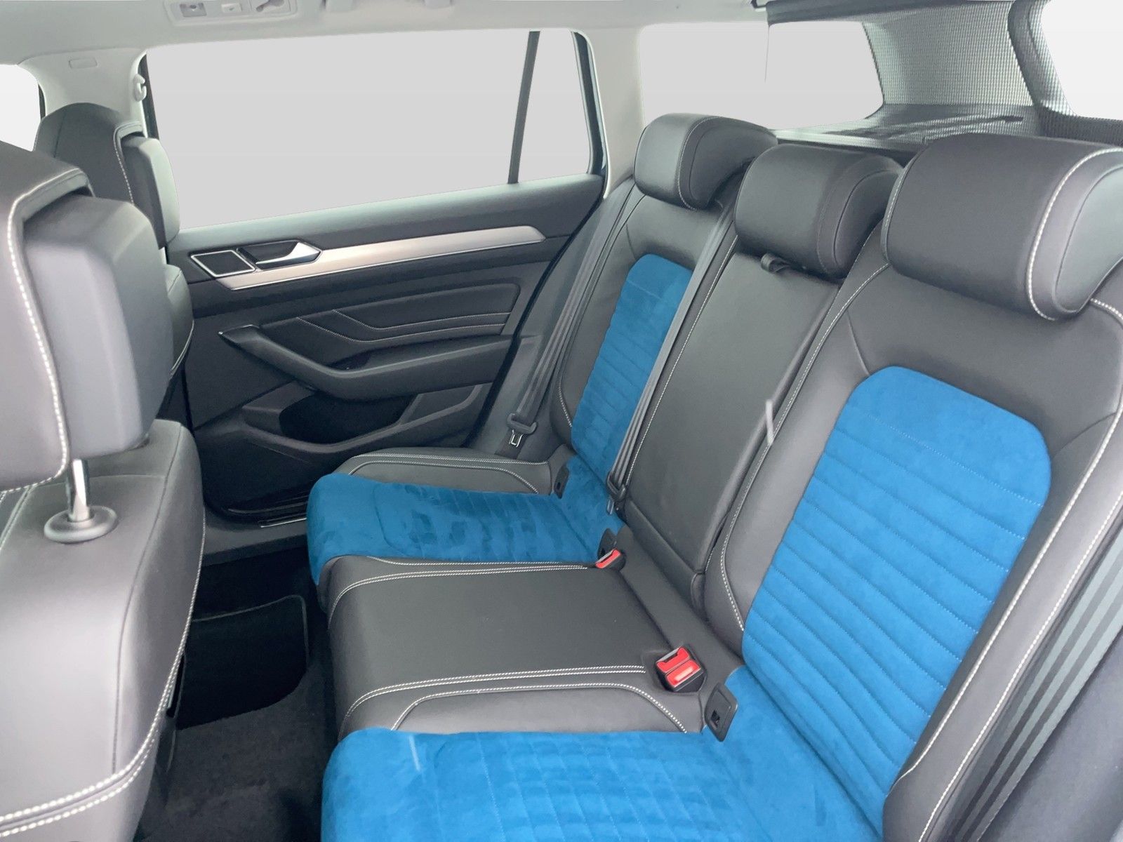 Volkswagen Passat Variant 2.0 TDI Elegance 4M NP: 73.874