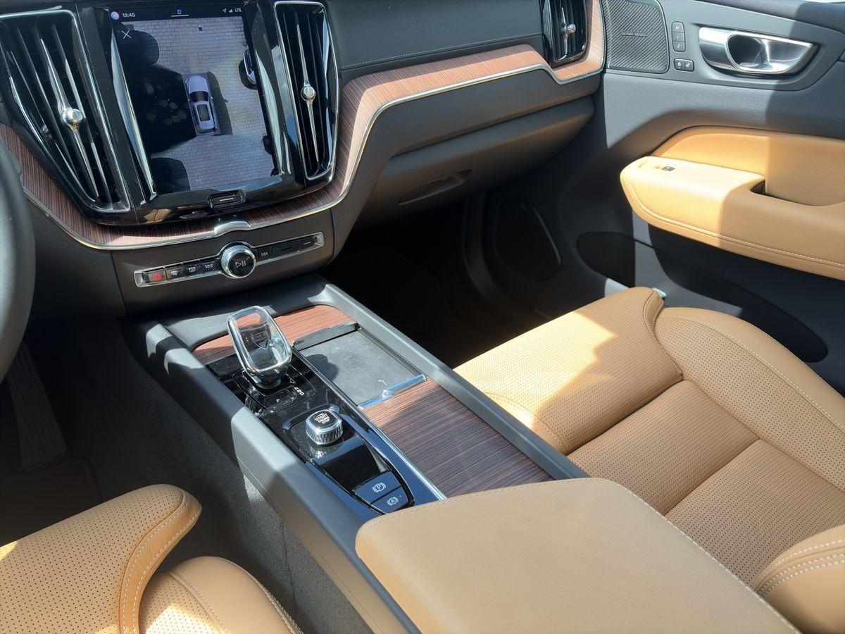 Volvo XC60 T8 AWD Ultimate Bright 360° HUD H/K Pano