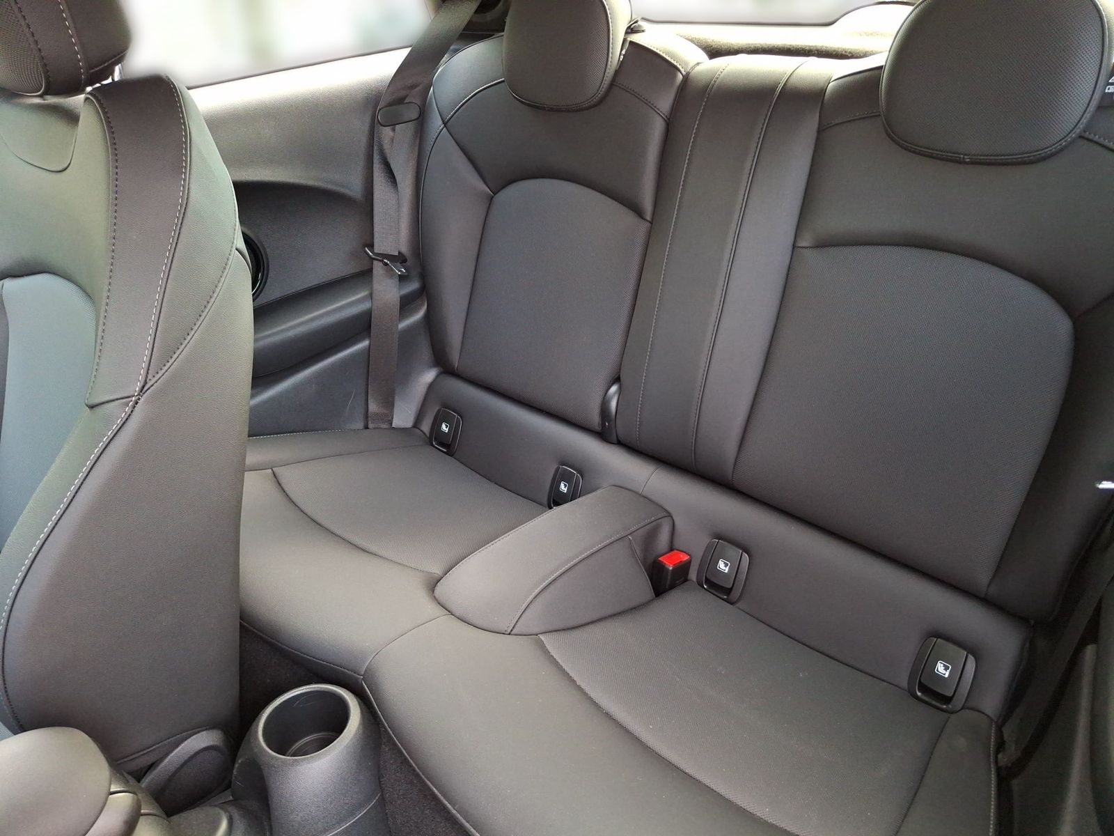 MINI Cooper SE 3-T. Classic - Samsaru's Car Outlet