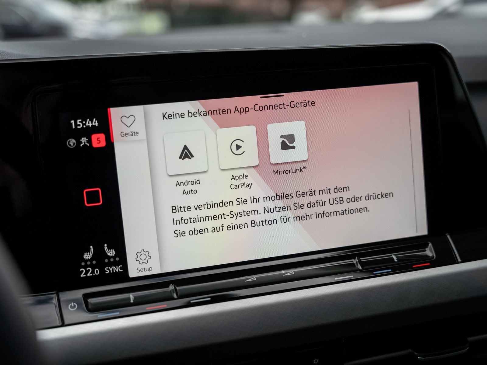Volkswagen Golf Life 1.5 eTSI DSG - Samsaru's Car Outlet