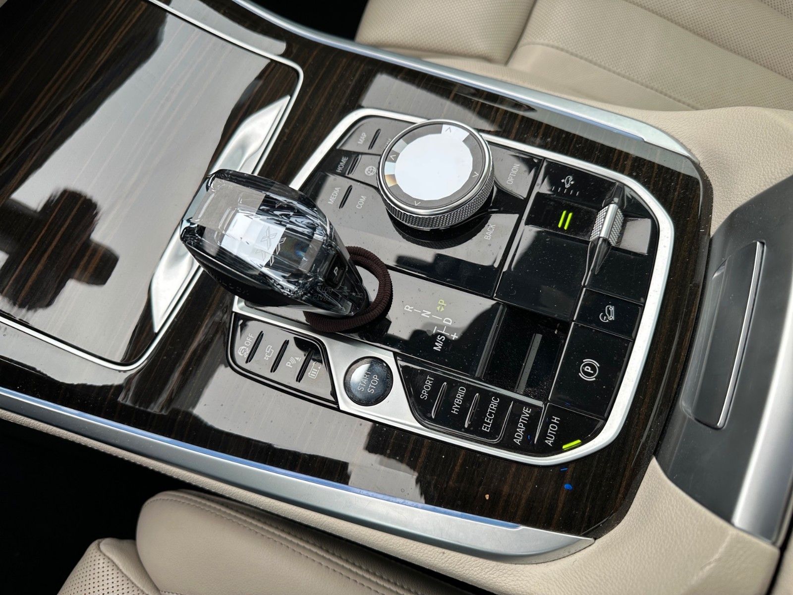 BMW X5 xDrive45e Pano AHK Allwetter Leder Kamera