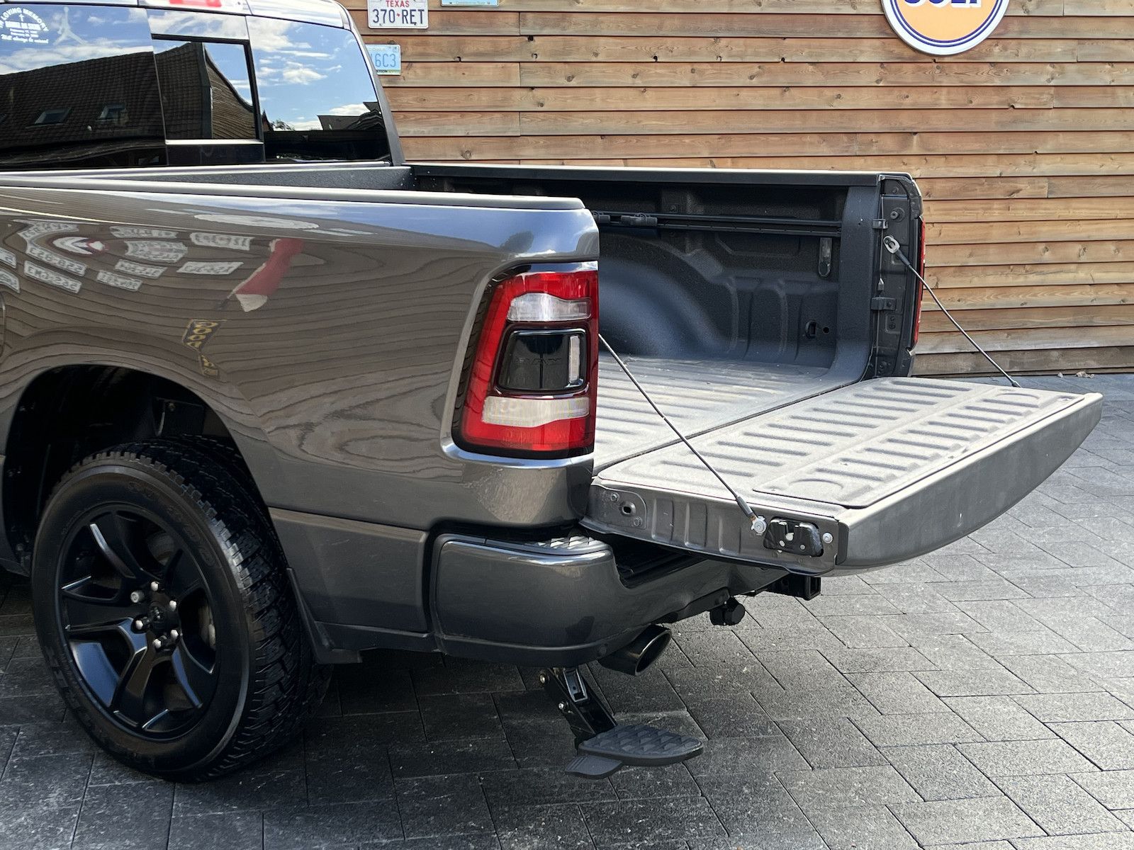 Dodge RAM 1500 SPORT 5,7L Pano 4x4 LPG 12´´ Navi AHK
