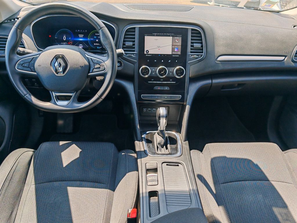 Renault Megane E-TECH 160 Plug-In Hybrid - Samsaru's Car Outlet
