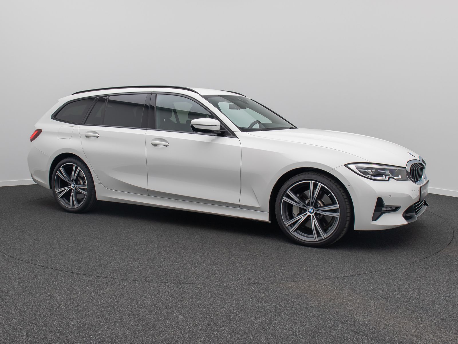 BMW 330i Sport Line - Samsaru's Car Outlet