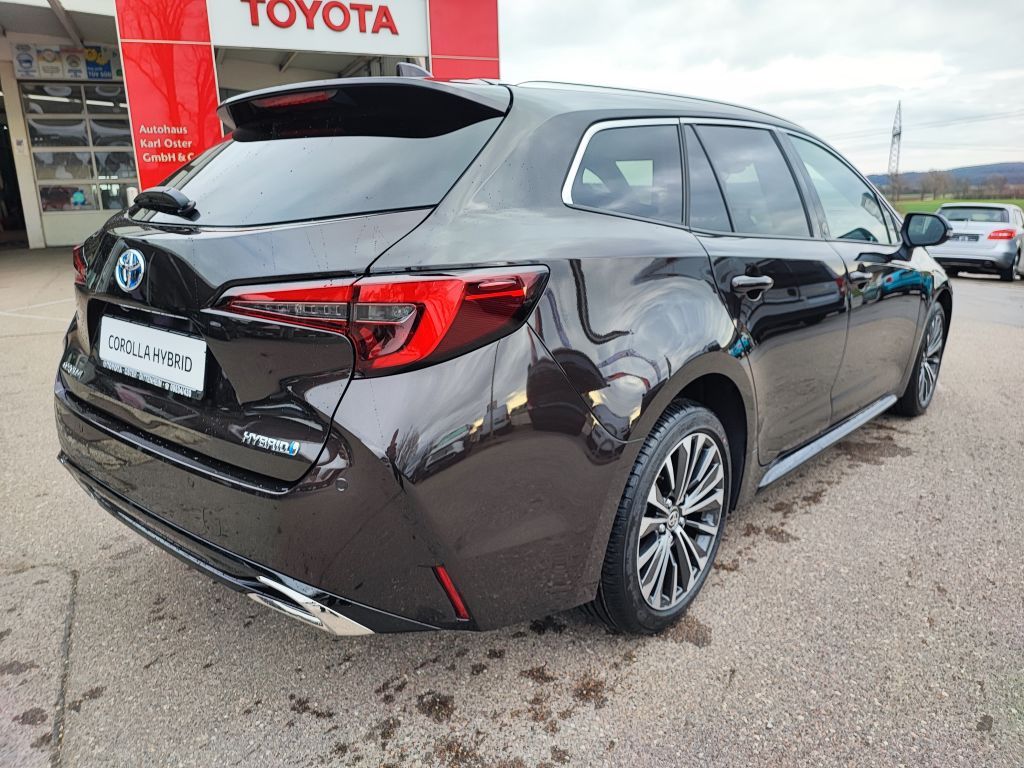 Toyota Corolla 2.0 Hybrid - Samsaru's Car Outlet