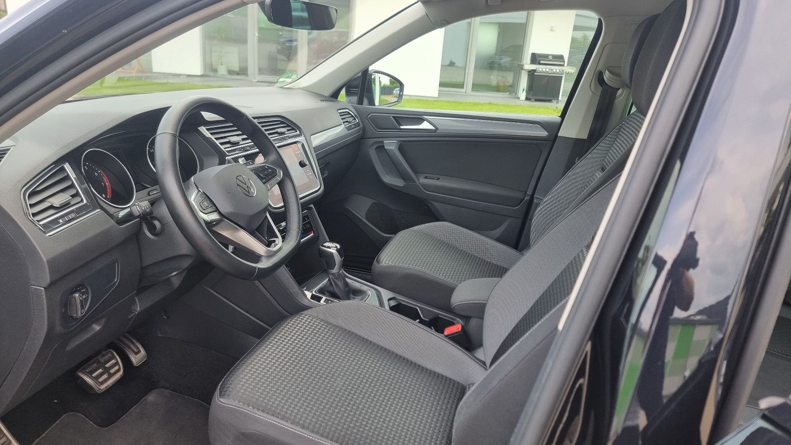 Volkswagen Tiguan Acti - Samsaru's Car Outlet