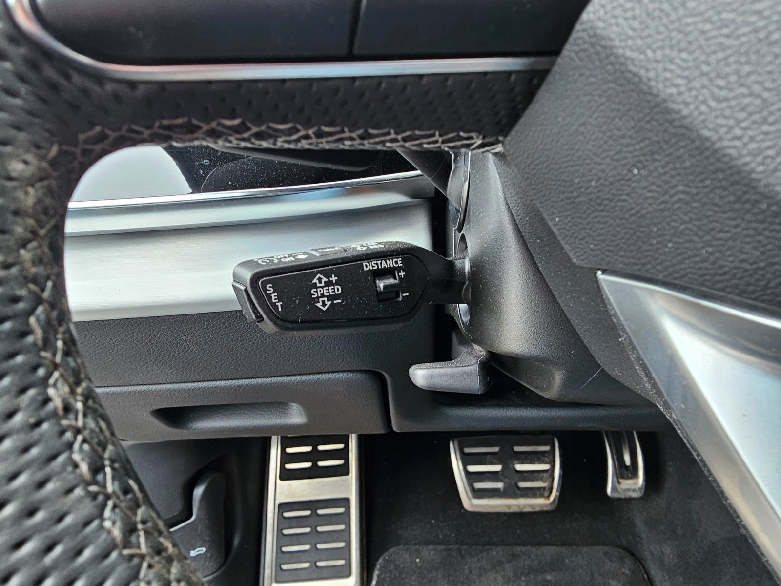 Audi Q8 45TDI quattro S-LINE Mild Hybr LEICHER UNFALL