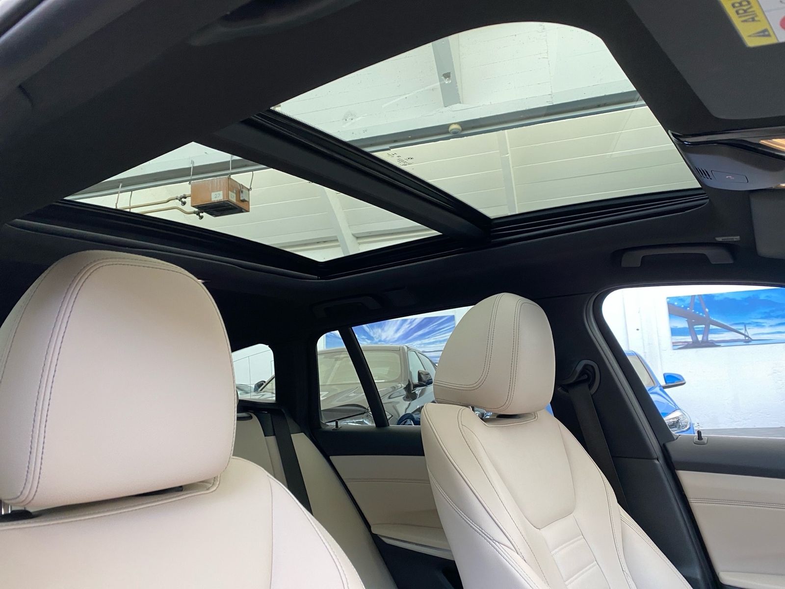 BMW 330d xDrive Touring Luxury - Samsaru's Car Outlet