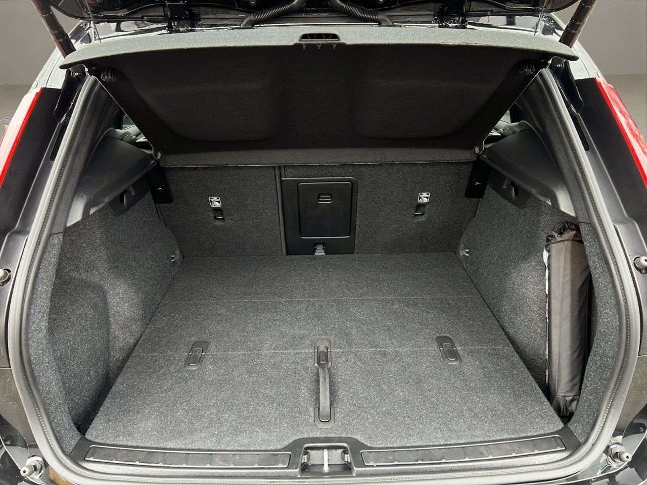 Volvo XC40 B3 Ultra Black Edition AHK BUSINESS PAKET