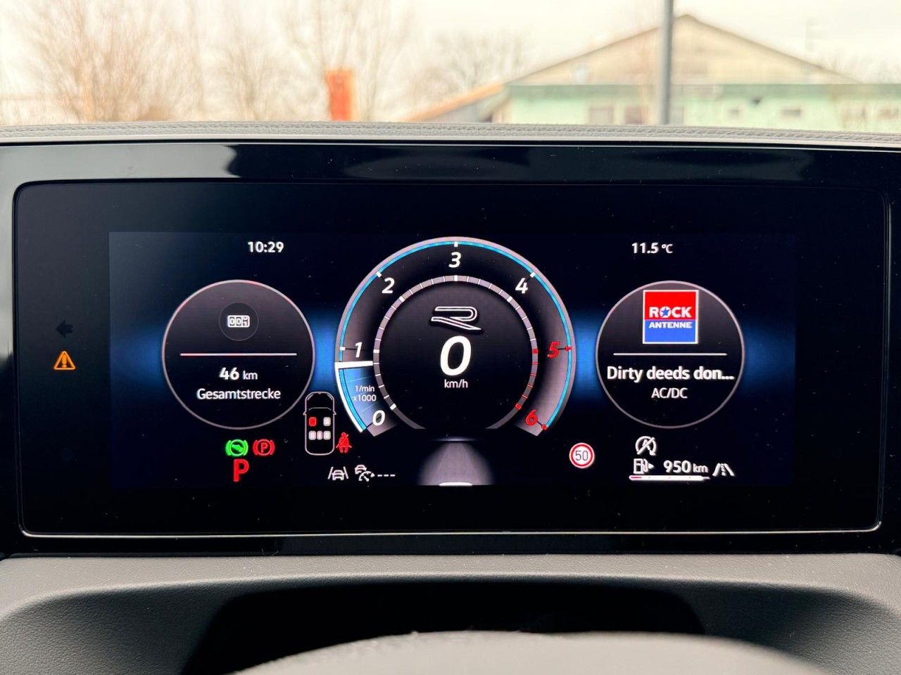 Volkswagen Tiguan 2.0 TDI R-Line 4Motion AHK Pano StandH