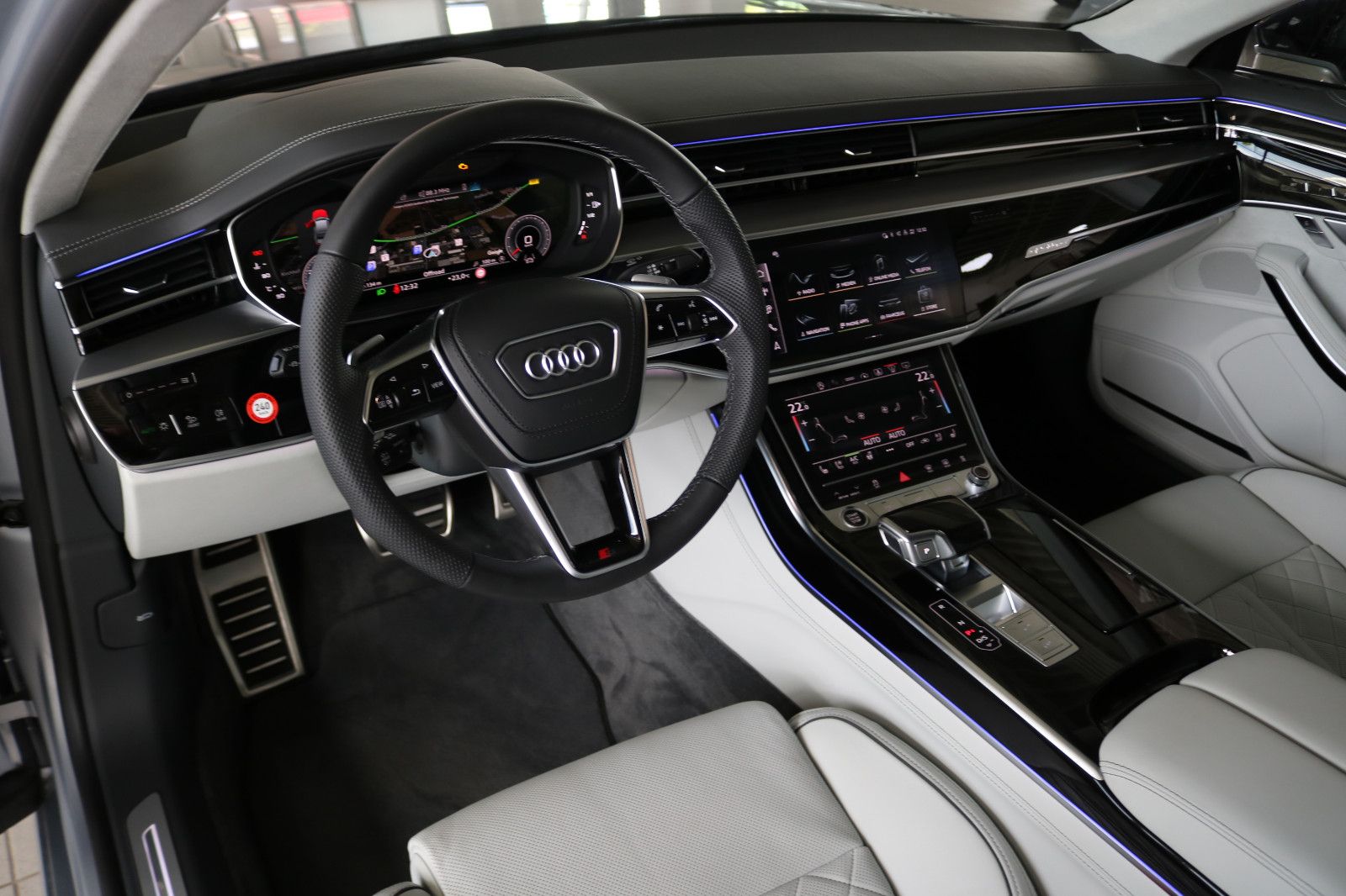 Audi A8 L 60 TFSI S line - Samsaru's Car Outlet