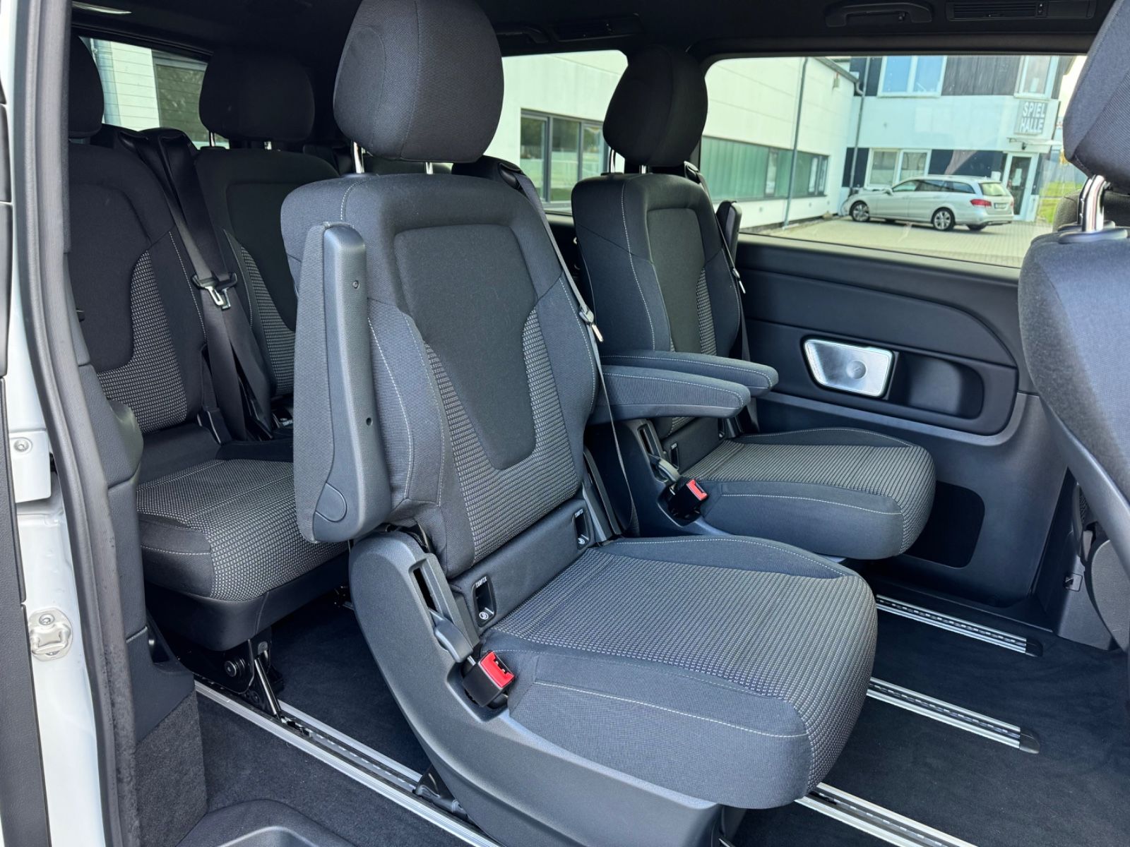 Mercedes-Benz V300d AMG - Samsaru's Car Outlet