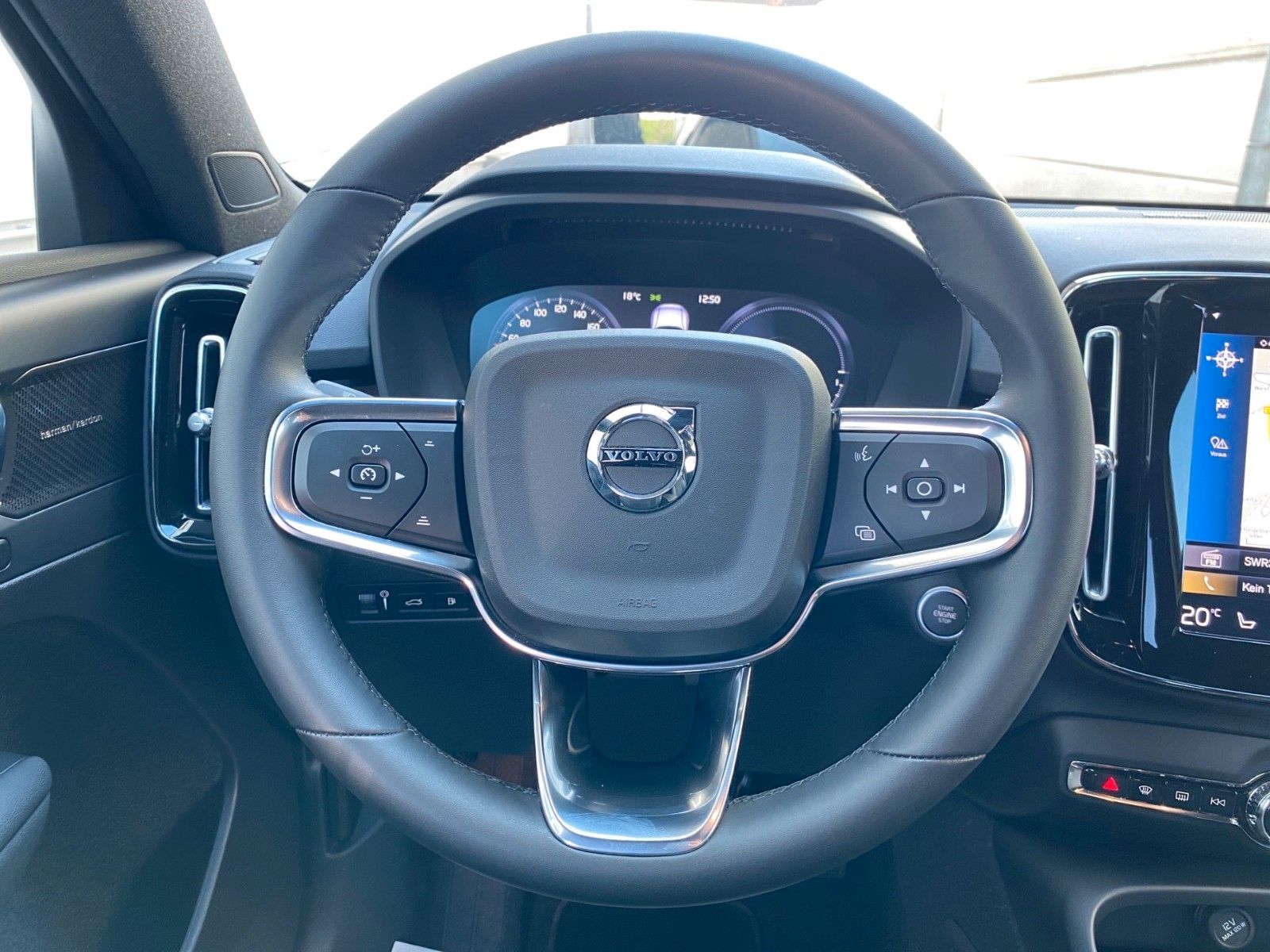 Volvo XC40 Recharge - Samsaru's Car Outlet
