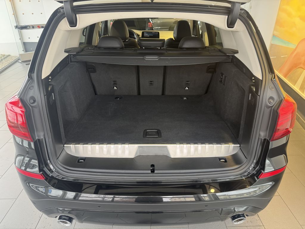 BMW X3 xDrive30e PANO+KAM+KOMF+HUD+HIFI+DAB+LEDer+AL