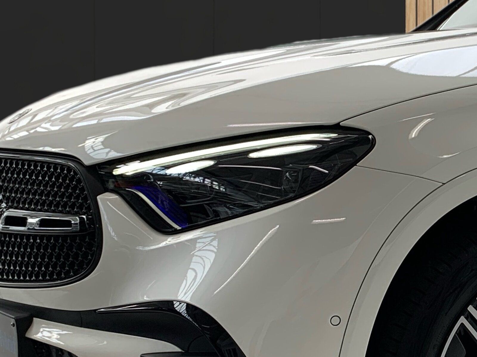 Mercedes-Benz GLC 300 e 4M *AMG*NIGHT*HINTERACHSLENK*AHK*PANO*