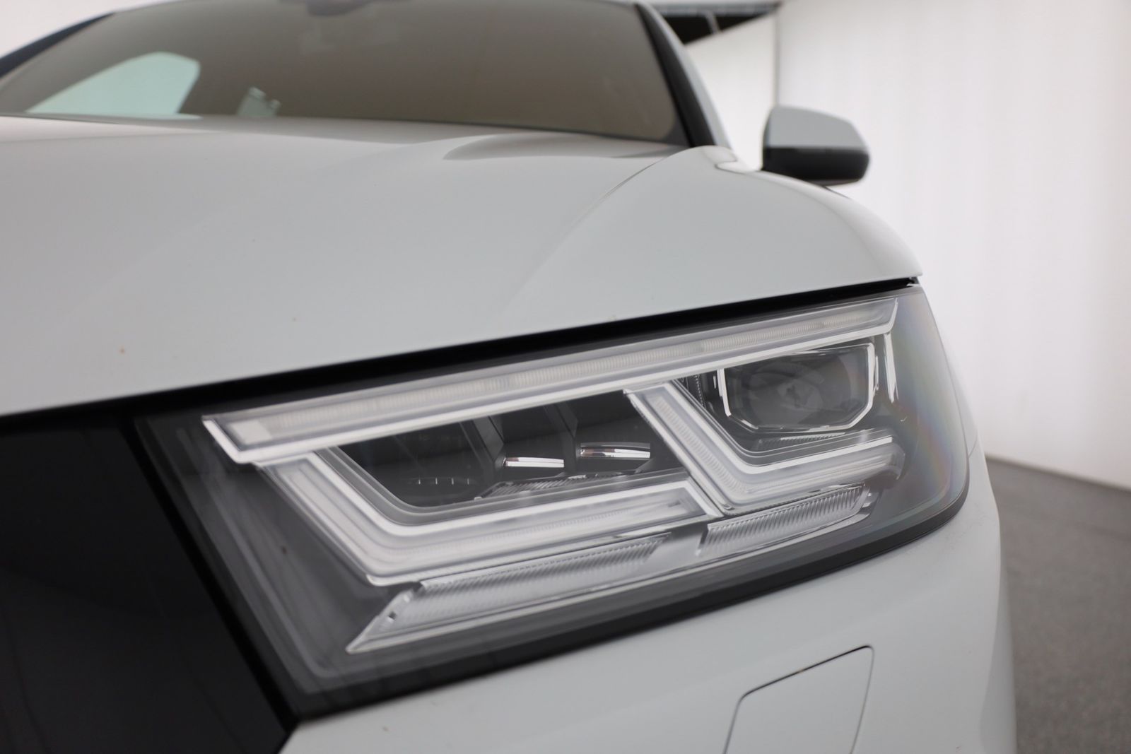 Audi Q5 55 TFSIe 2x S-Line quattro - Samsaru's Car Outlet