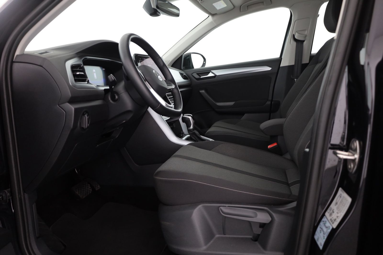 Volkswagen T-Roc 1.5 TSI DSG - Samsaru's Car Outlet