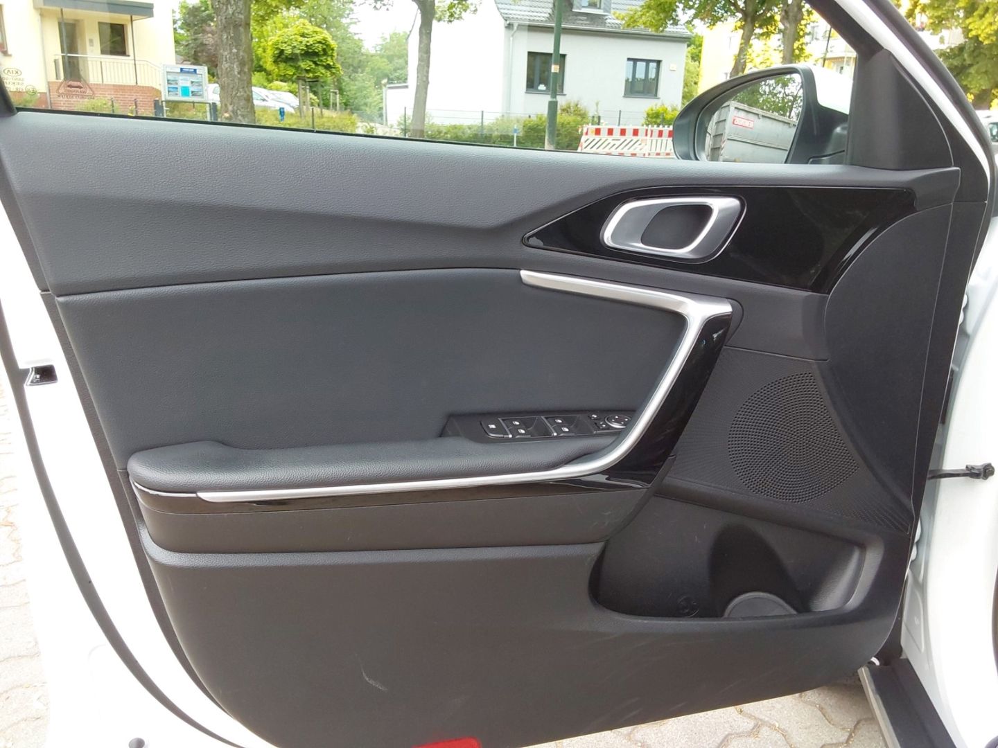 Kia XCeed Spirit Plug-in Hybrid - Samsaru's Car Outlet