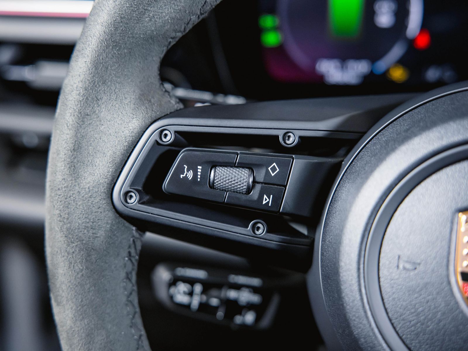 Porsche Macan 4 Electric - Samsaru's Car Outlet