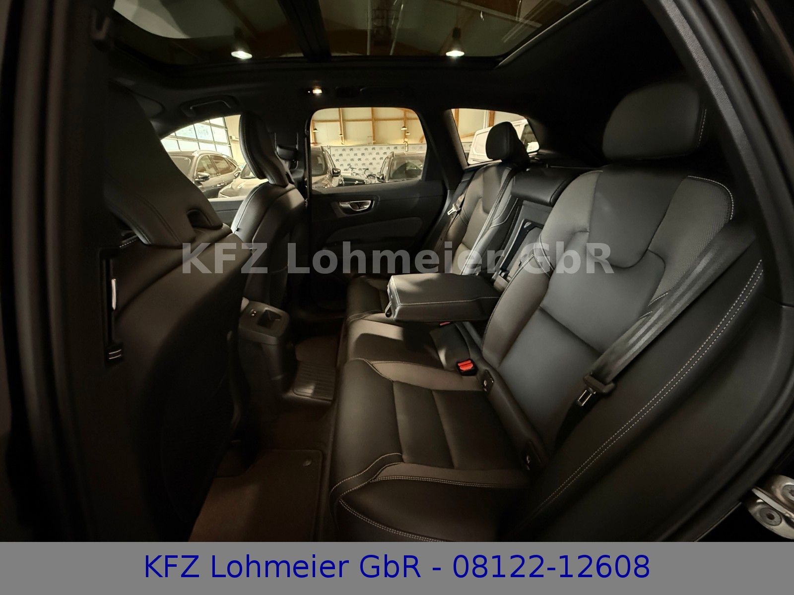 Volvo XC60 R Design Recharge Plug-In Hybrid AWD *Voll*