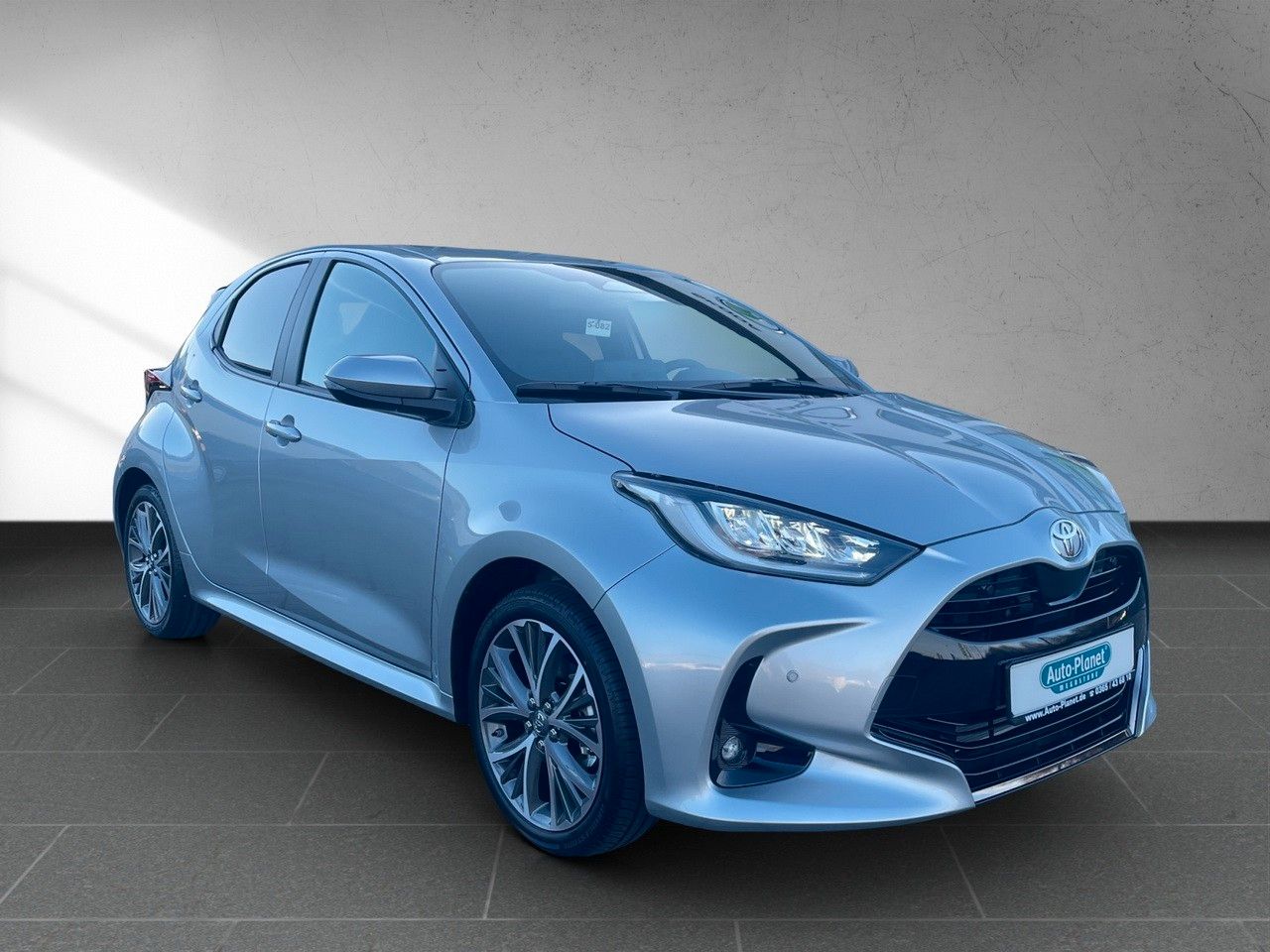 Toyota Yaris 1.5 Hybrid Style *2xPDC*ACC*BLIS*LED*NAV*
