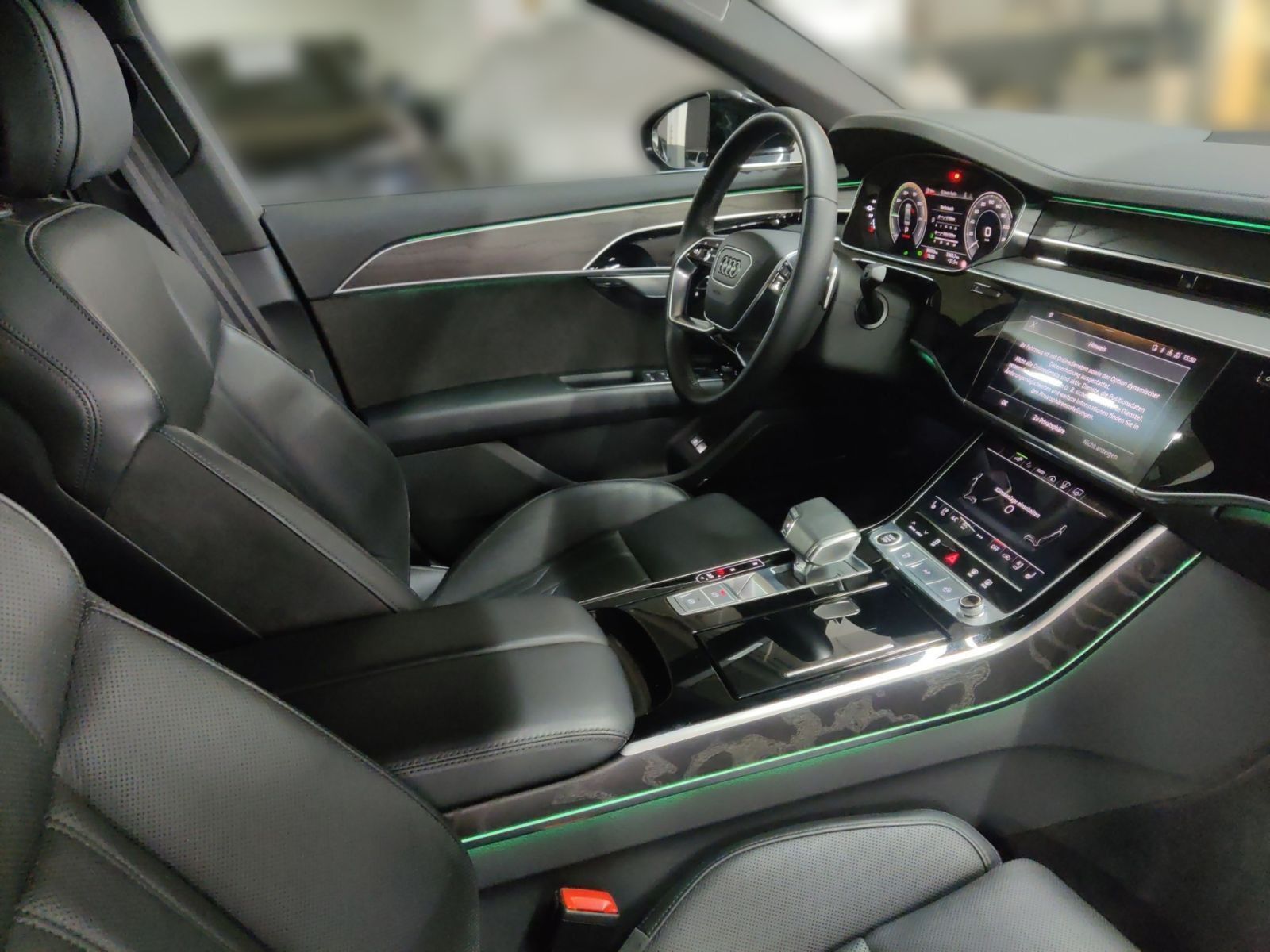 Audi A8 60 TFSI e quattro - Samsaru's Car Outlet