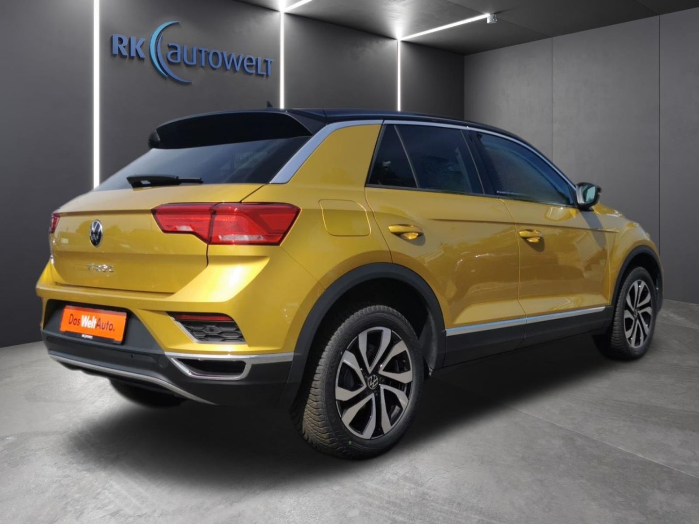 Volkswagen T-Roc Active 1.5 TSI DSG - Samsaru's Car Outlet