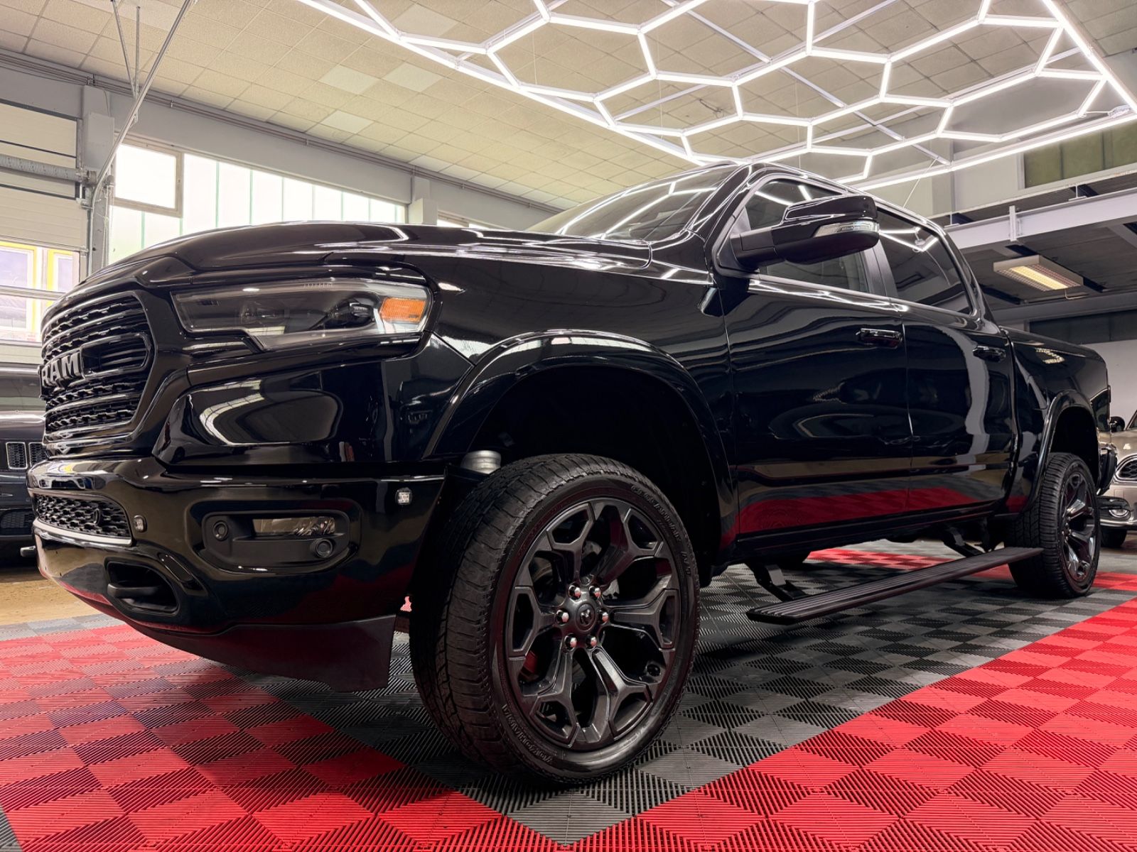 Dodge RAM 1500 5.7 4X4 LIMITED Night LPG Pano Head-Up