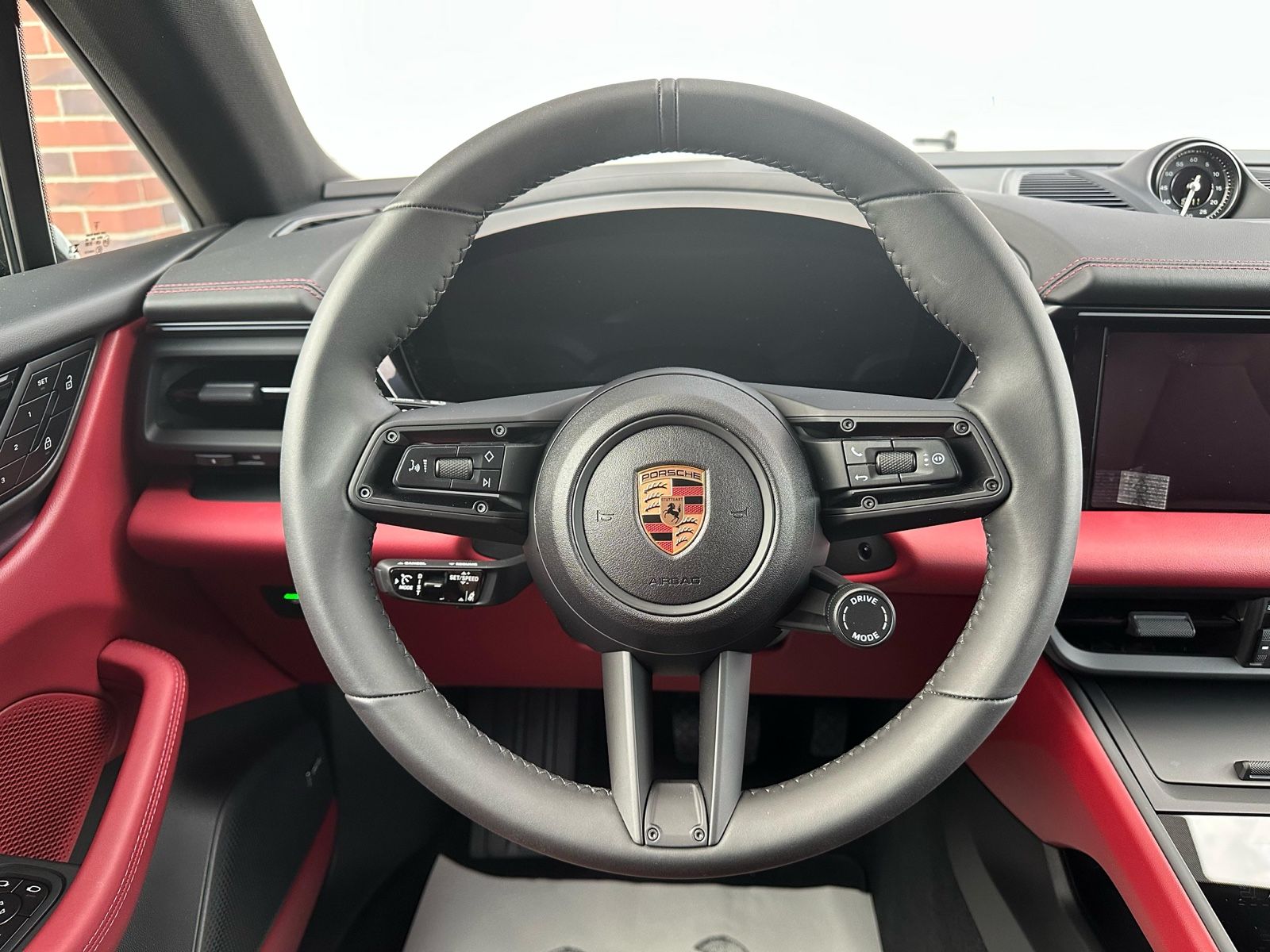 Porsche Macan 4 - Samsaru's Car Outlet