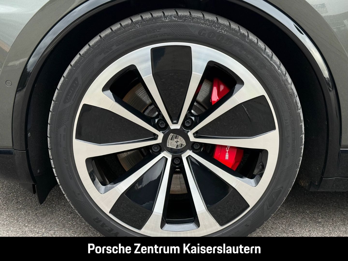 Porsche Macan Turbo 22-Zoll Rückfahrkamera LED-Matrix