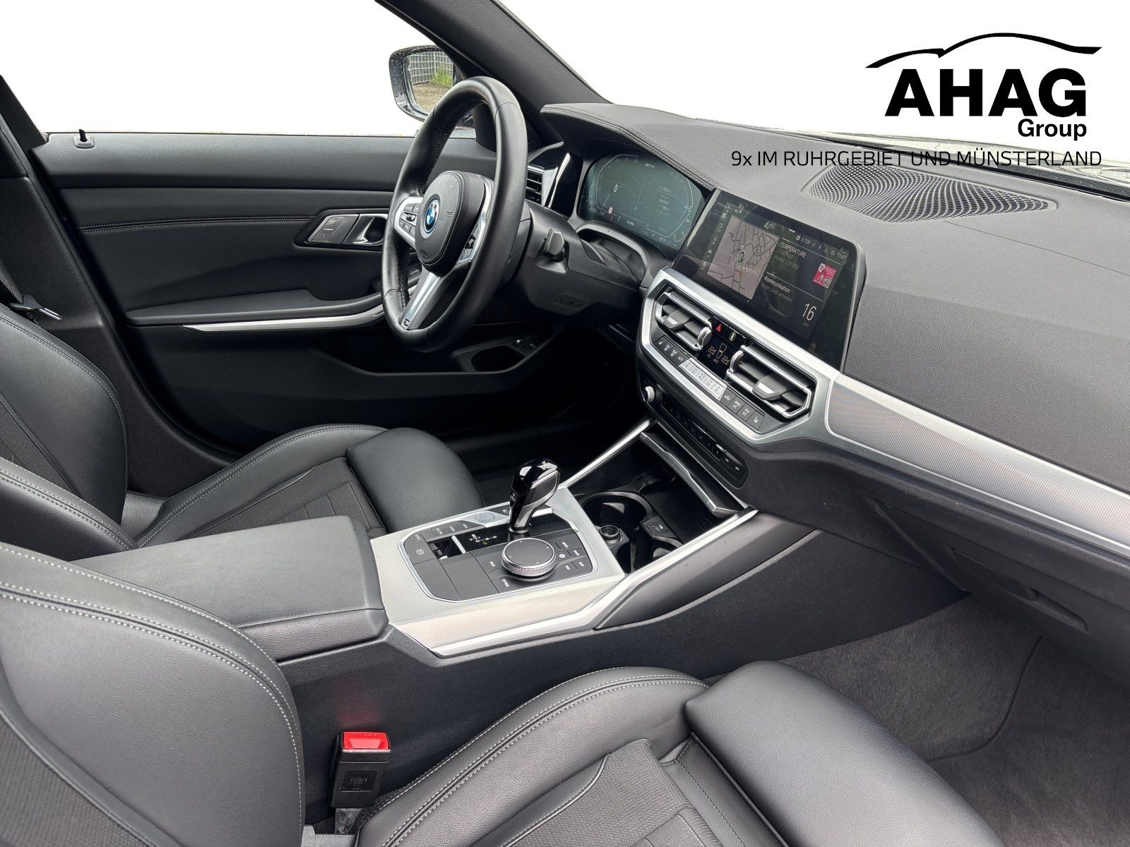 BMW 330e xDrive Touring Sport Line Pano RFK HiFi Sit