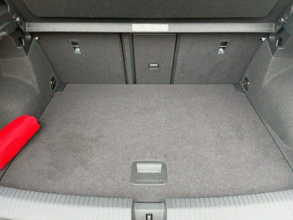 Volkswagen T-Roc 1.5 TSI SPORT - Samsaru's Car Outlet