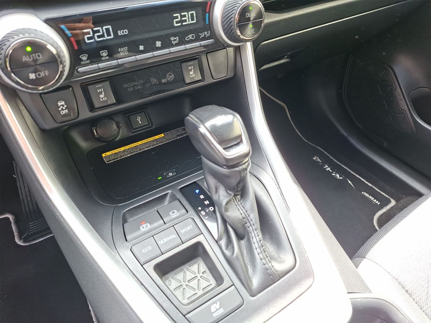 Toyota RAV 4 2.5 Hybrid 4x2 Team - Samsaru's Car Outlet