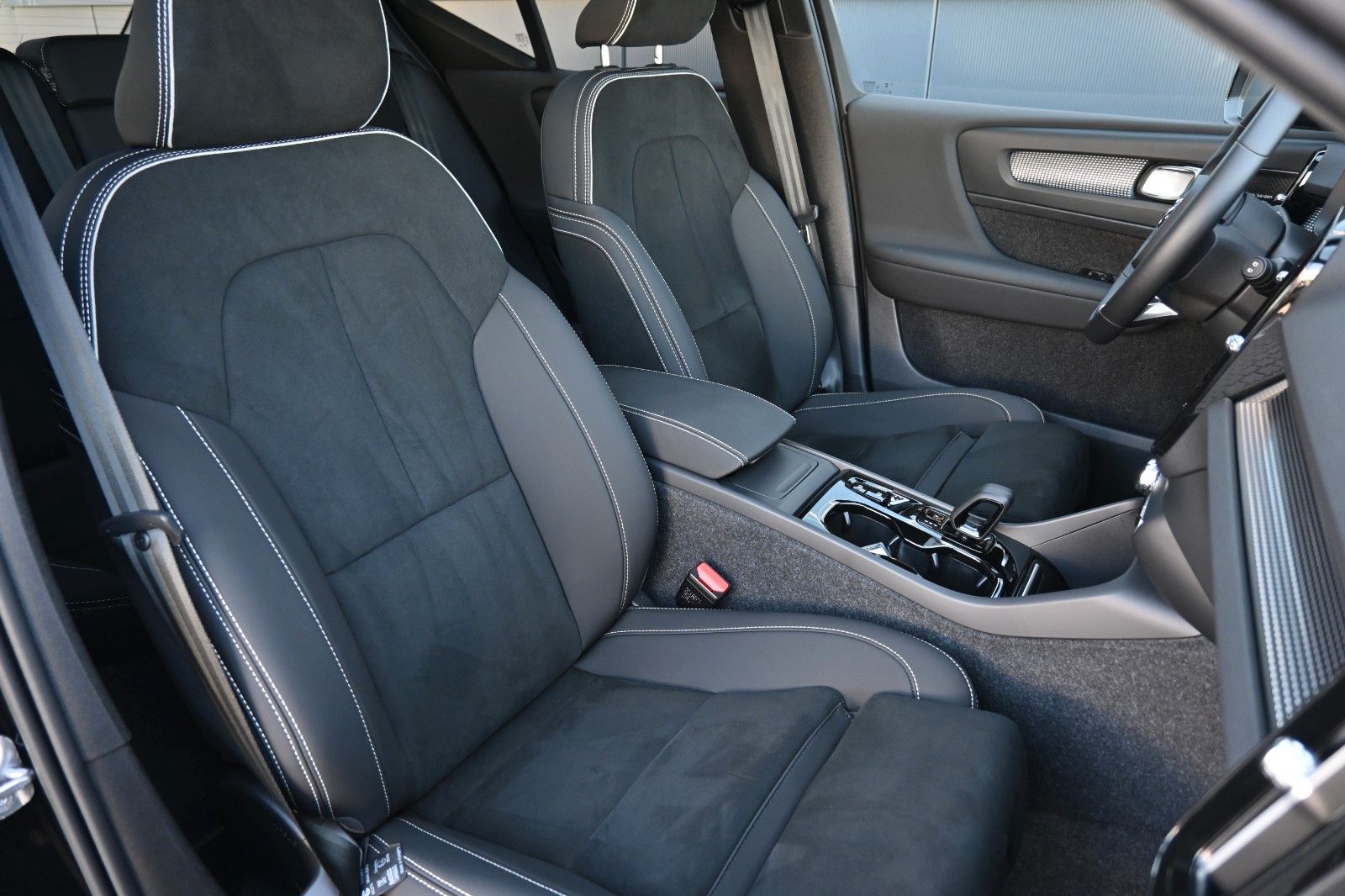 Volvo XC40 B4 DSG Ultra Dark*PANO*RFK*ACC*AHK