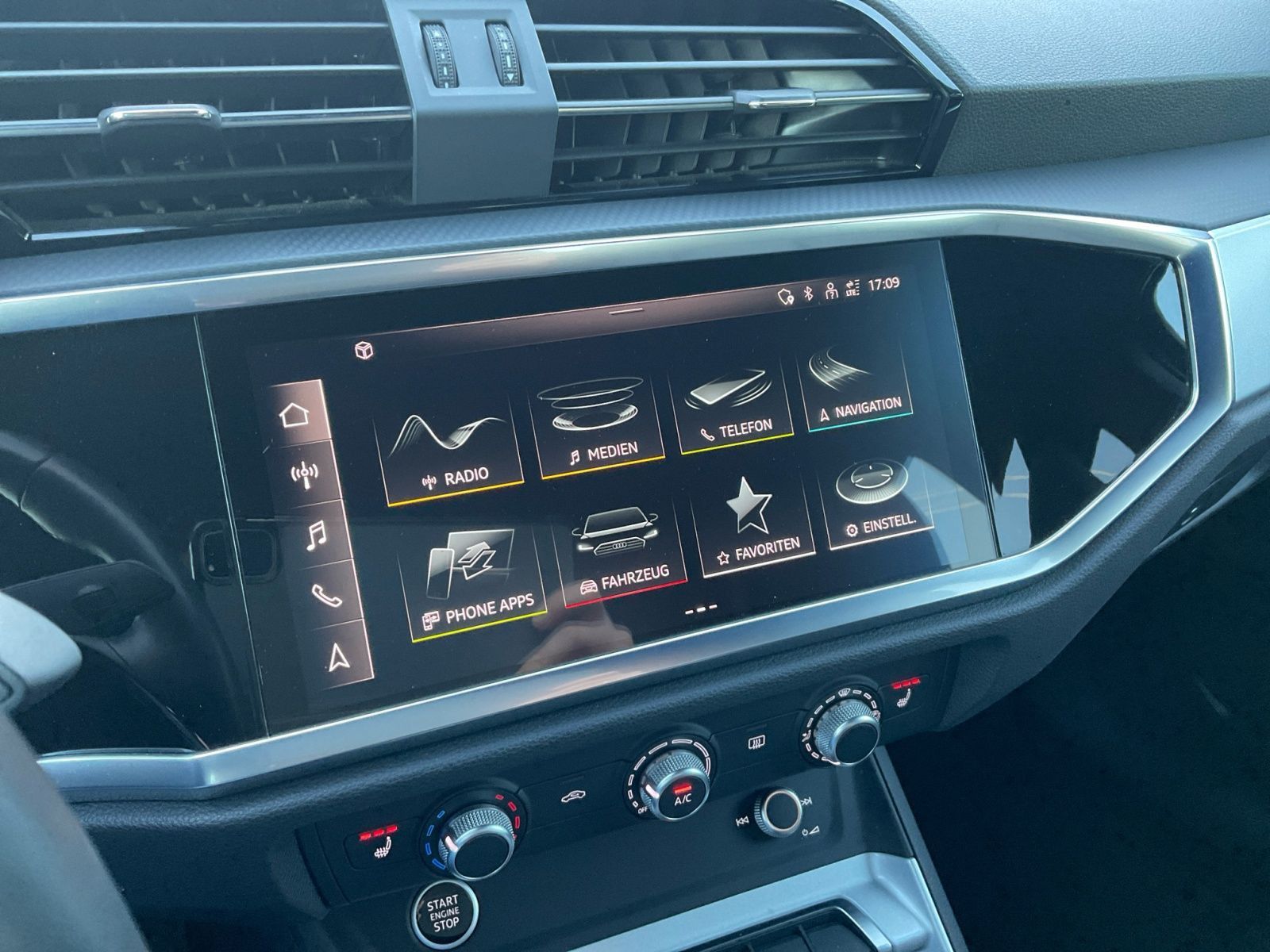 Audi Q3 40 TDI S line quattro - Samsaru's Car Outlet