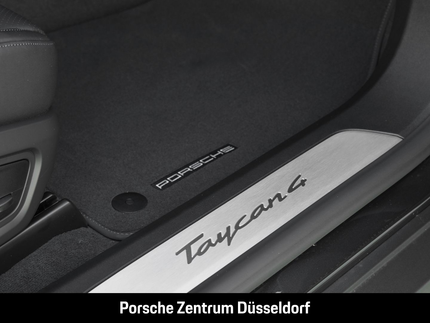 Porsche Taycan 4 Cross Turismo LED-Matrix InnoDrive