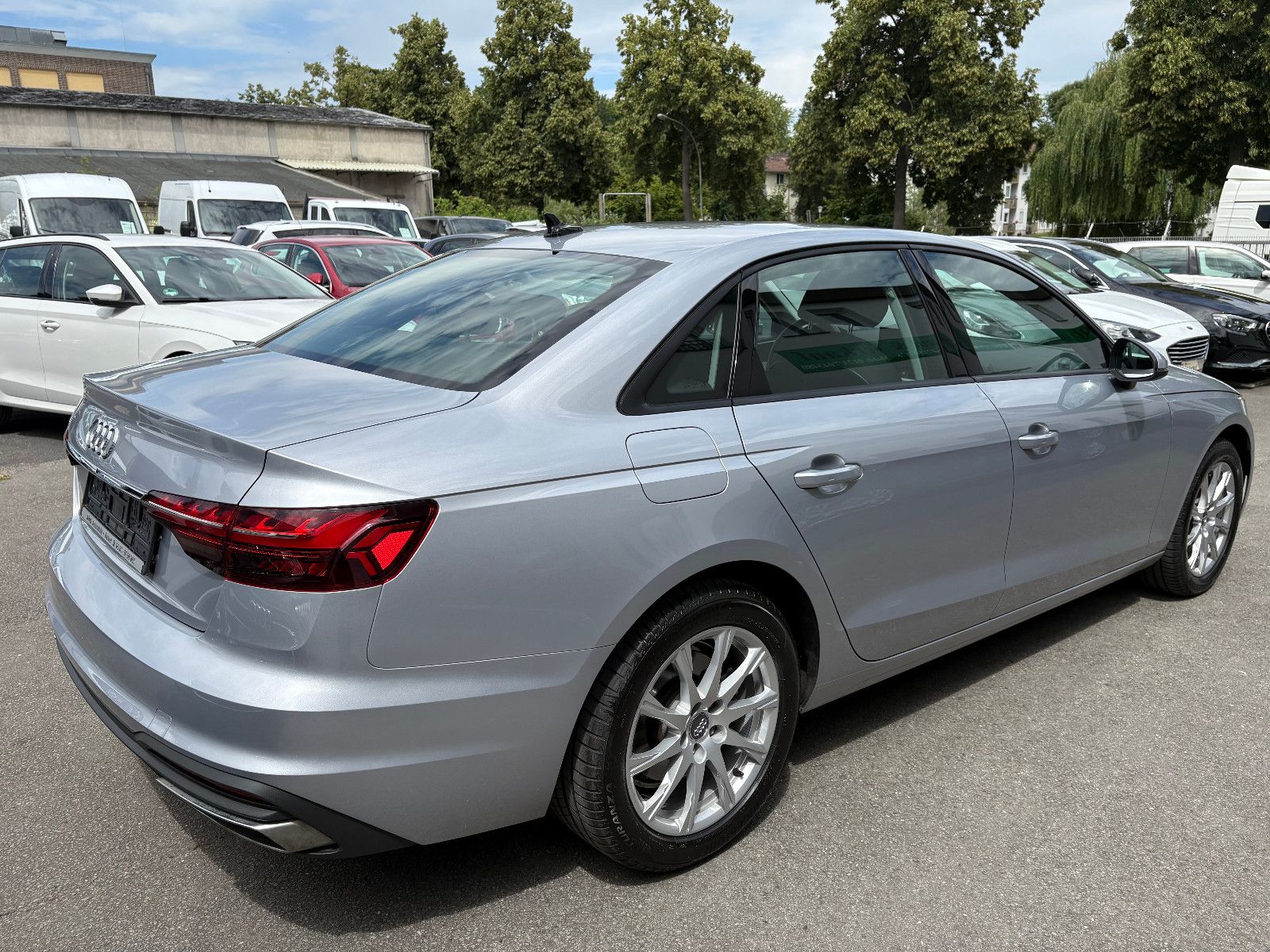 Audi A4 Lim. 35 TDI S Tronic - Samsaru's Car Outlet