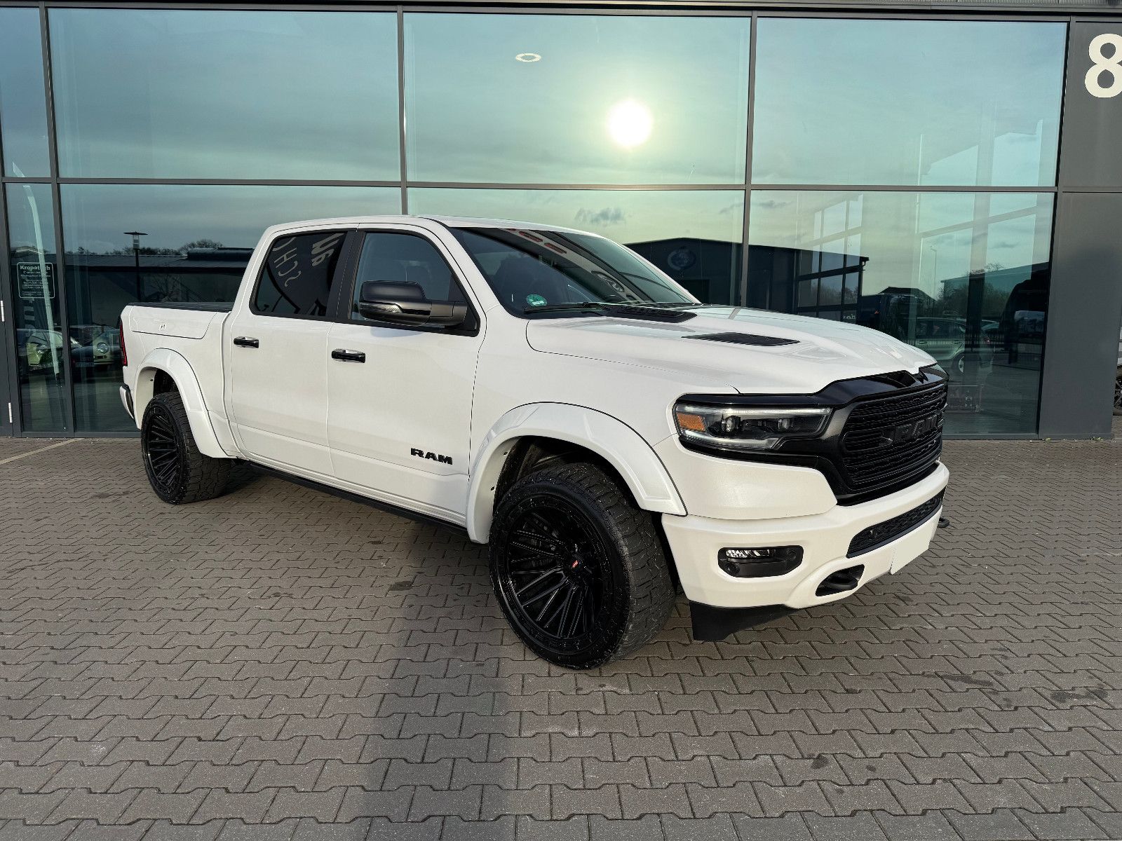 Dodge RAM 1500 Limited Night GRAIL LA CHANTI V8 VOLL