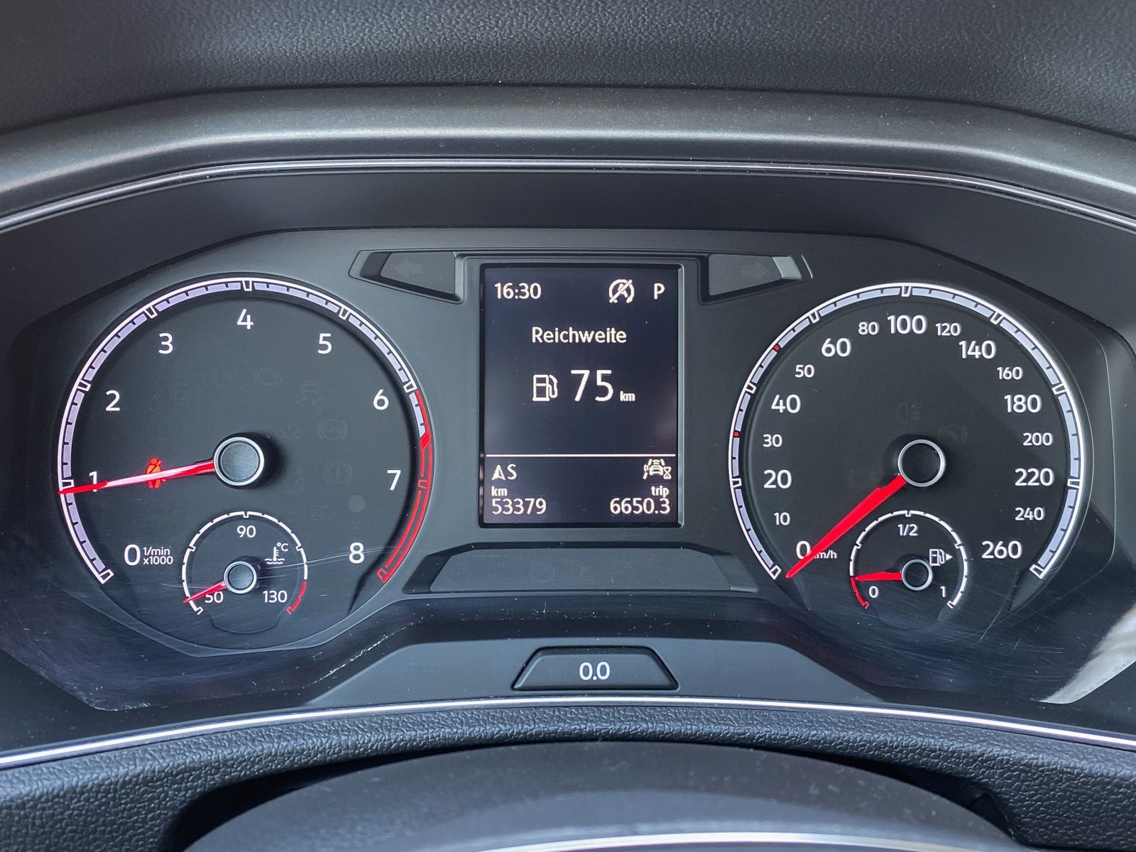 Volkswagen T-Roc 1.5 TSI Active DSG - Samsaru's Car Outlet