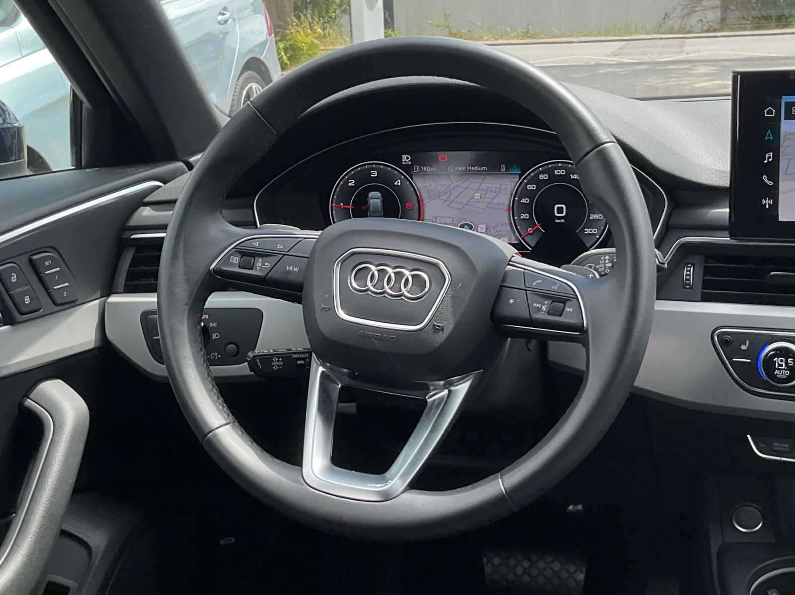 Audi A4 Av.40 TDI quattro advanced - Samsaru's Car Outlet