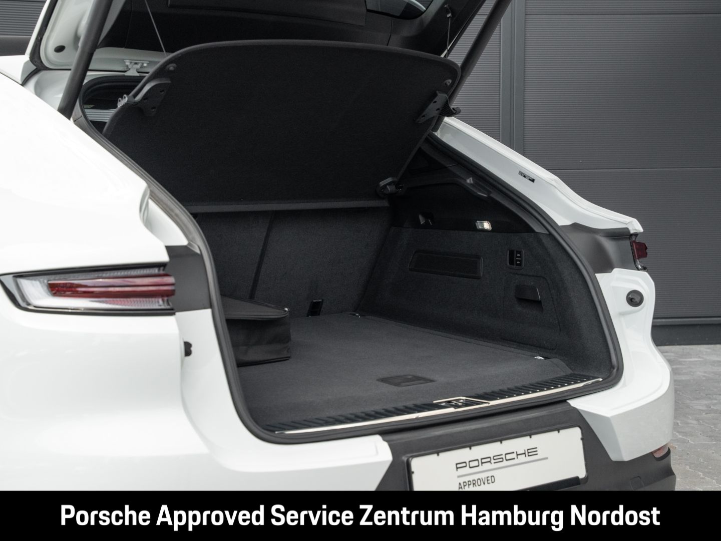 Porsche Cayenne E-Hybrid Coupe Sport Chrono Matrix-LED