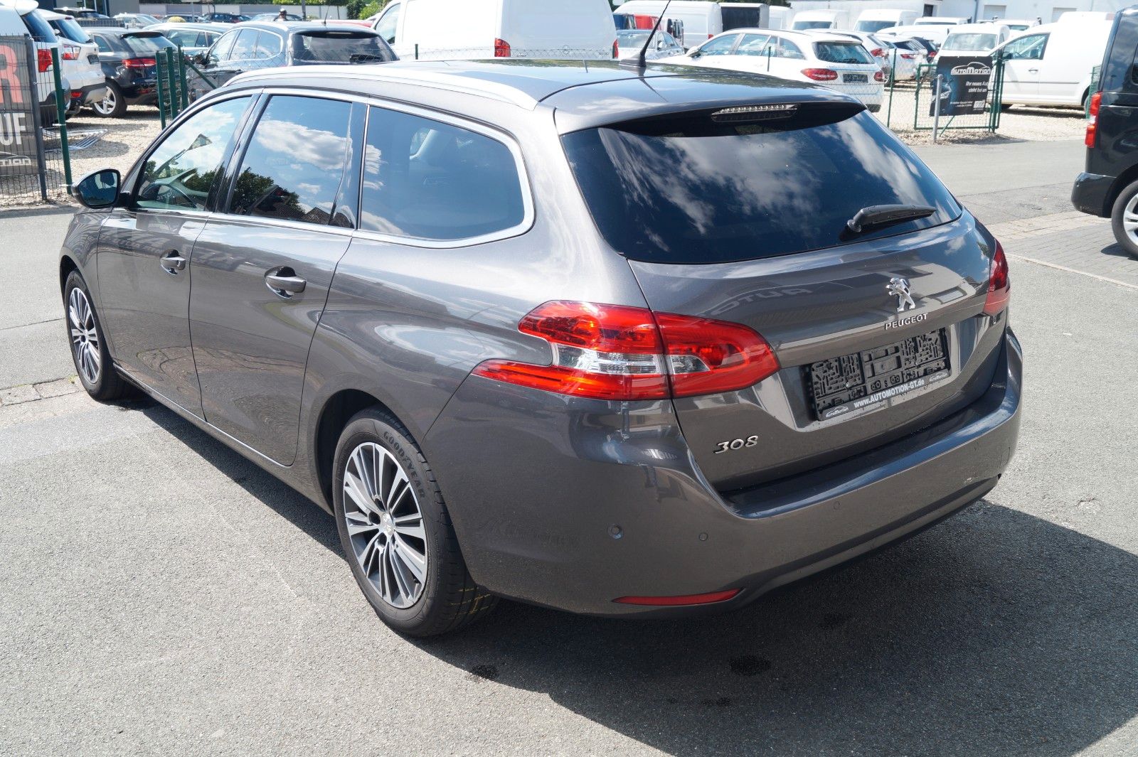 Peugeot 308 SW Allure - Samsaru's Car Outlet