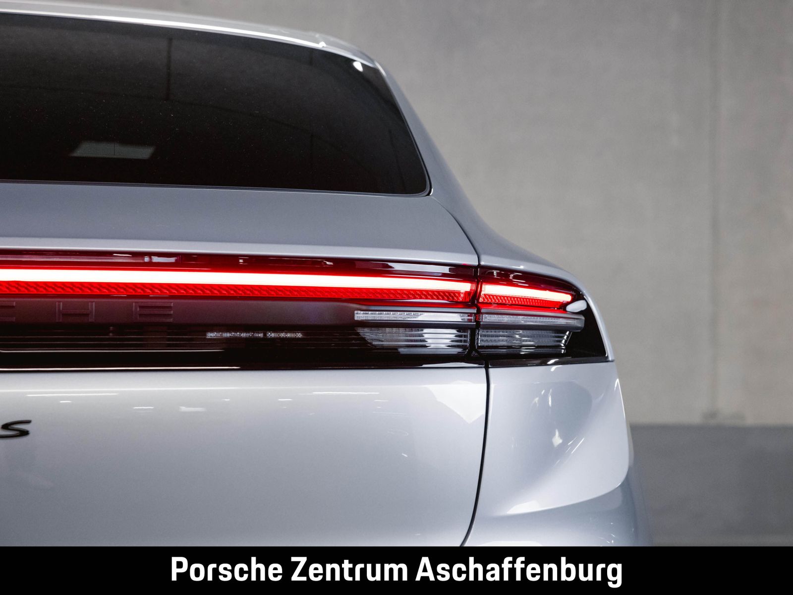 Porsche Macan 4S Electric Sport Chrono Panoramadach