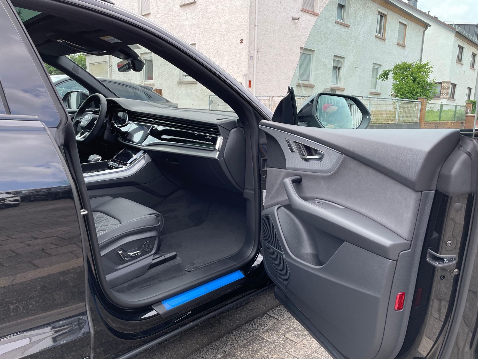 Audi Q8 50 TDI SLine - Samsaru's Car Outlet