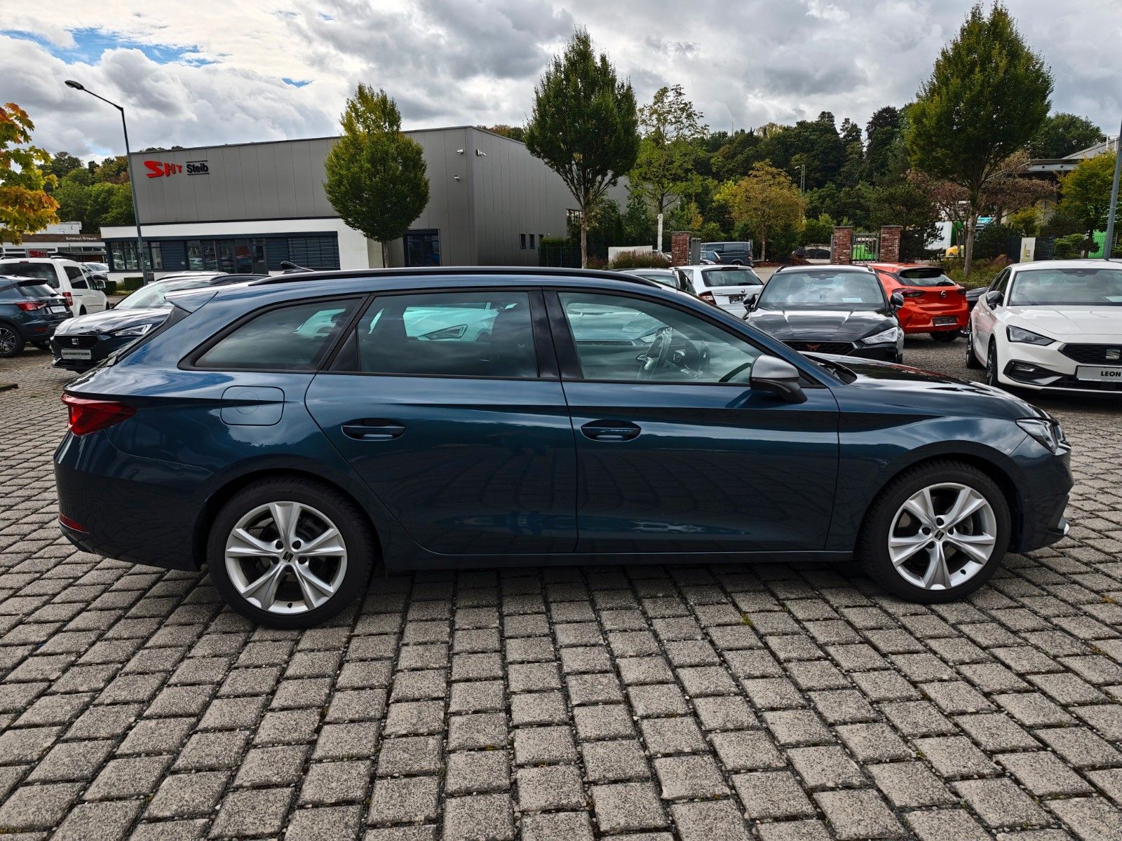 Seat Leon Sportstourer FR DSG 150PS NAVI+AHK+SHZ+APP+