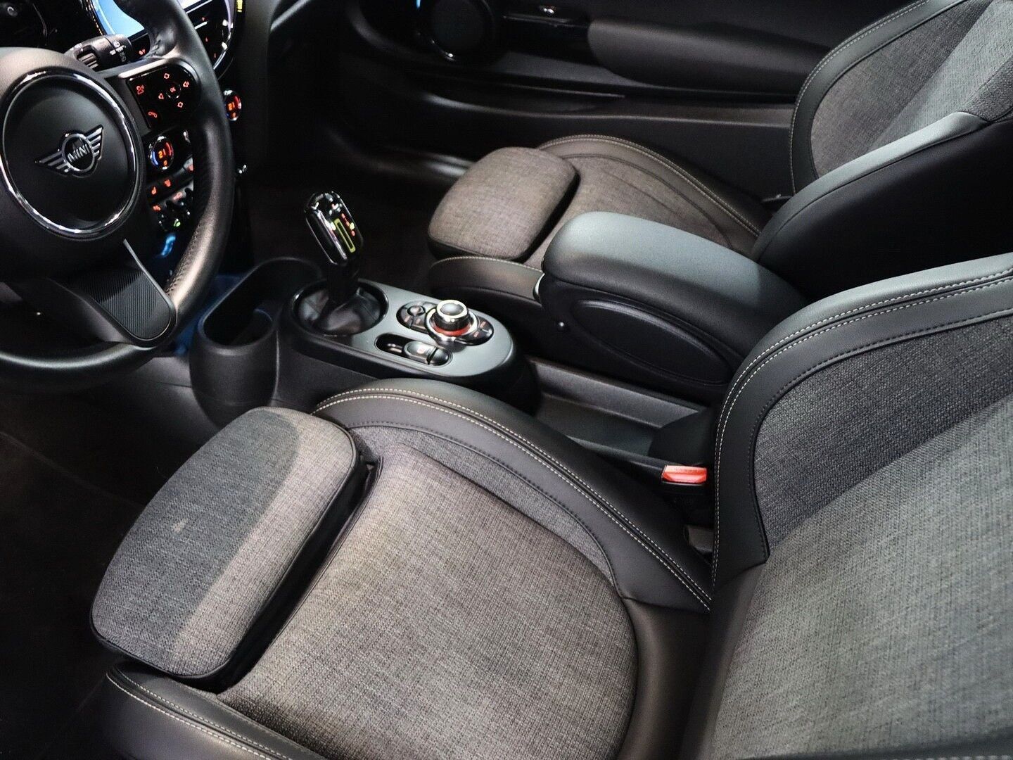 MINI Cooper SE Classic - Samsaru's Car Outlet